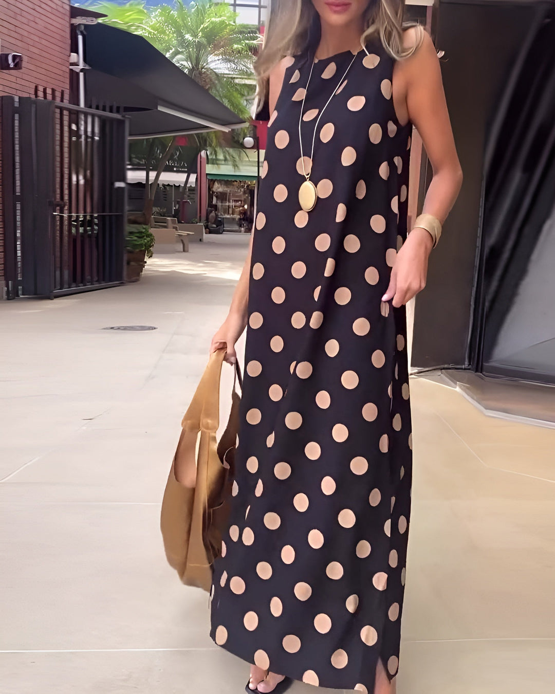Roxane™ | Maxi dress with a slit and polka dots
