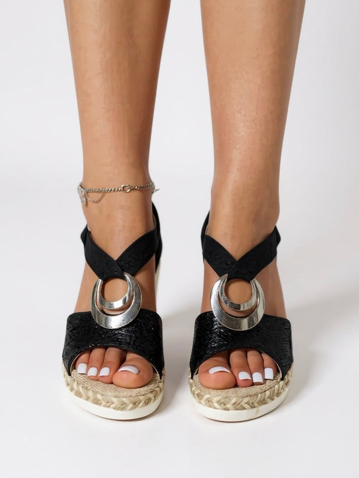 Luna | Crest Sandals