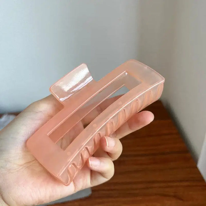 Liv1™ | 3CM Oversized Claw Clips For Thick Hair Women Geometric Shark Clip Versatile Minimalist Hair Clip Claws 、Girls Hair Accessories