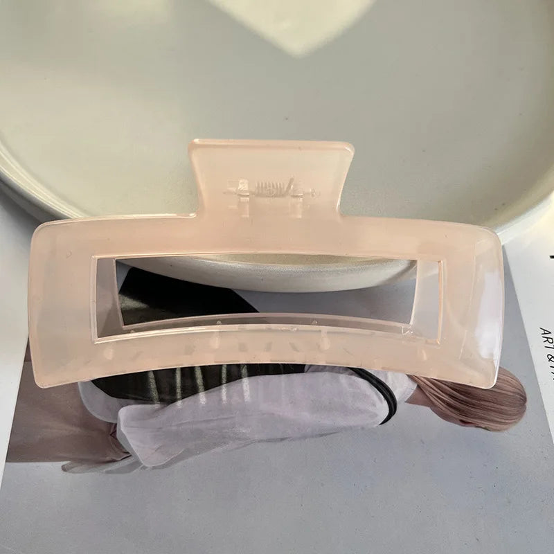 Liv1™ | 3CM Oversized Claw Clips For Thick Hair Women Geometric Shark Clip Versatile Minimalist Hair Clip Claws 、Girls Hair Accessories