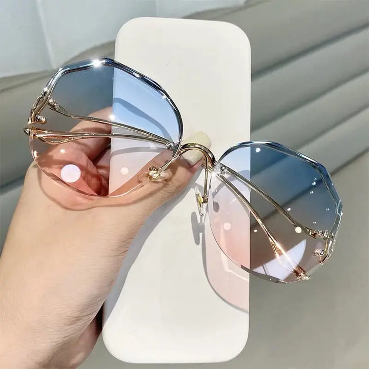 Moana | Ladies Stylish Design Oversized Square Sun Glasses