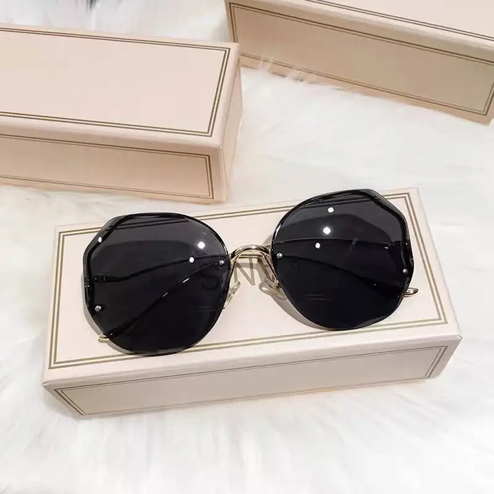 Moana | Ladies Stylish Design Oversized Square Sun Glasses