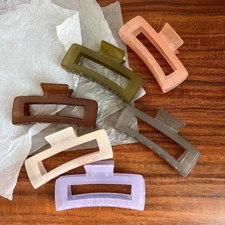 Liv1™ | 3CM Oversized Claw Clips For Thick Hair Women Geometric Shark Clip Versatile Minimalist Hair Clip Claws 、Girls Hair Accessories