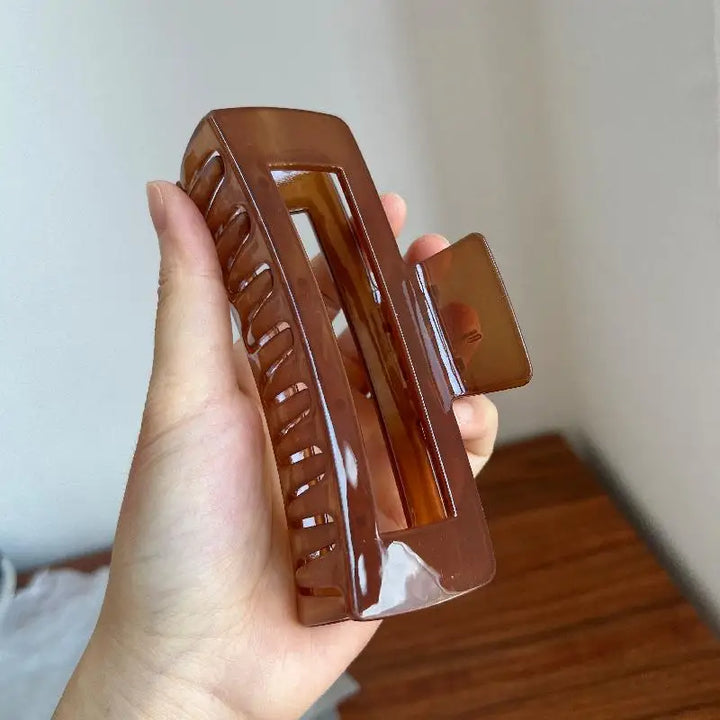 Liv1™ | 3CM Oversized Claw Clips For Thick Hair Women Geometric Shark Clip Versatile Minimalist Hair Clip Claws 、Girls Hair Accessories