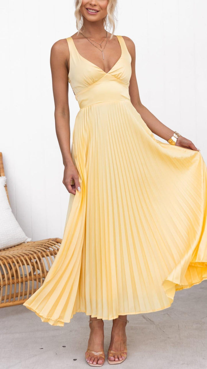 Nayeli™ | Elegant Pleated V-Neck Maxi Dress