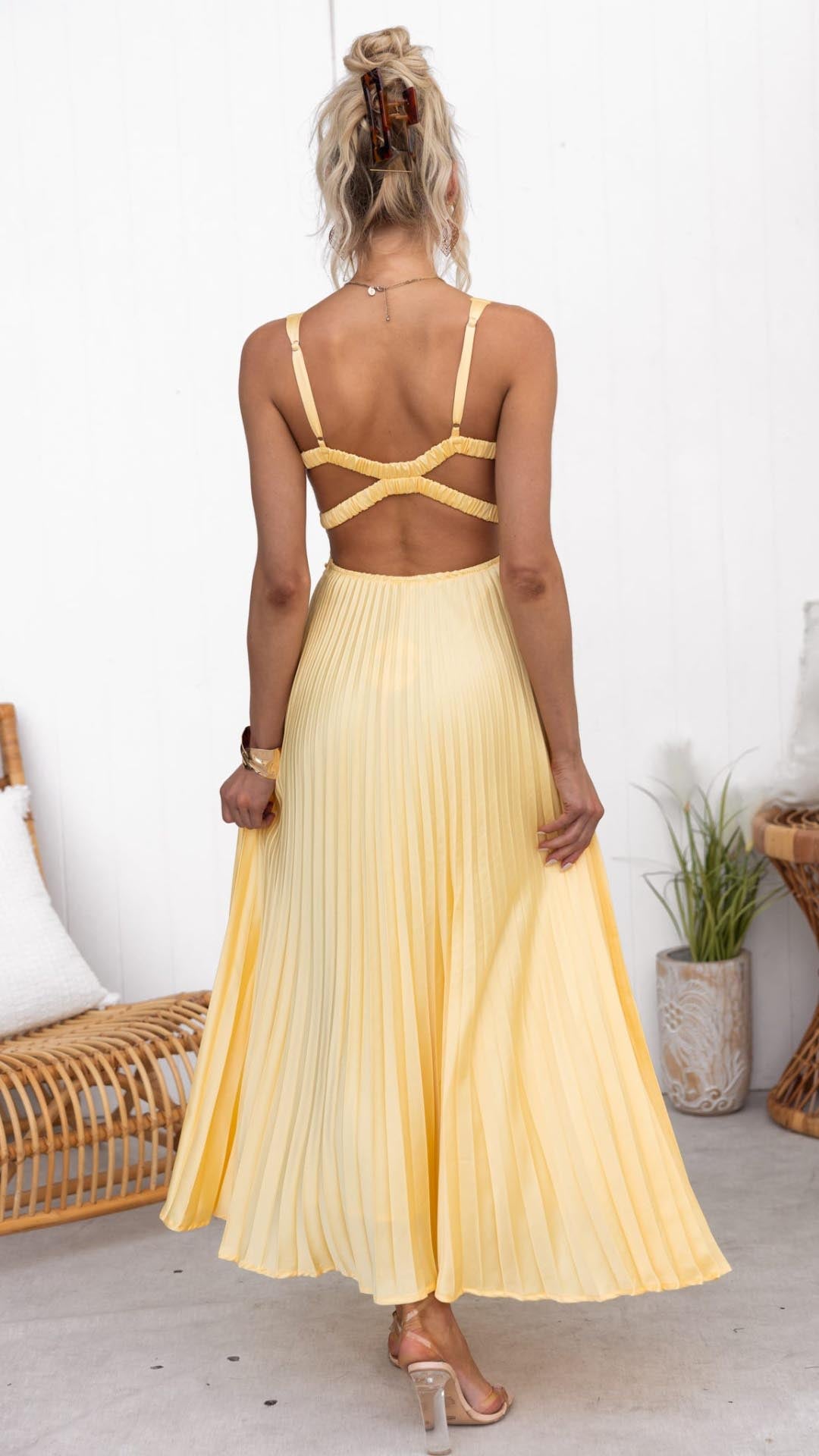 Nayeli™ | Elegant Pleated V-Neck Maxi Dress