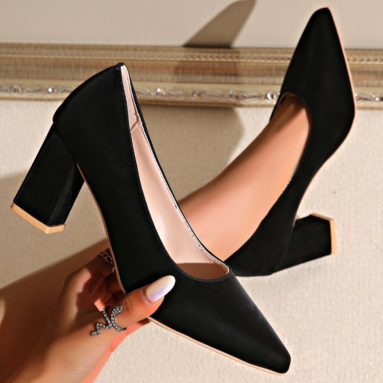 Calvara | Women's Block Heel Court Shoes Pointed Toe - Image 5