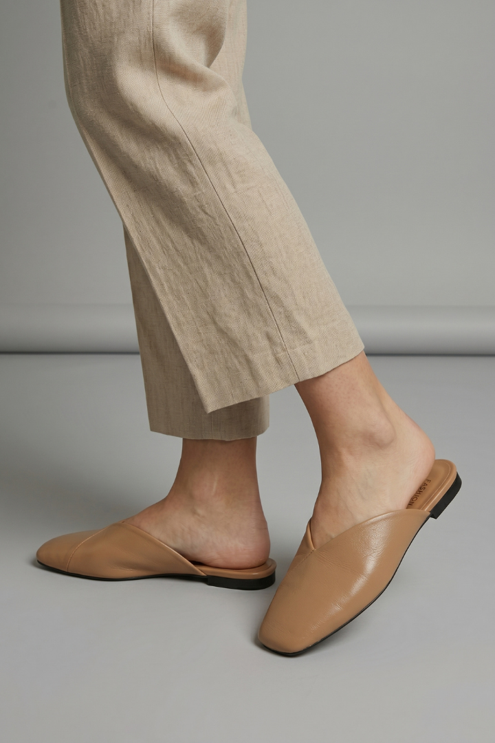 Halvinde | Women's Square Toe Mule Flats Slip-On - Camel - Image 4