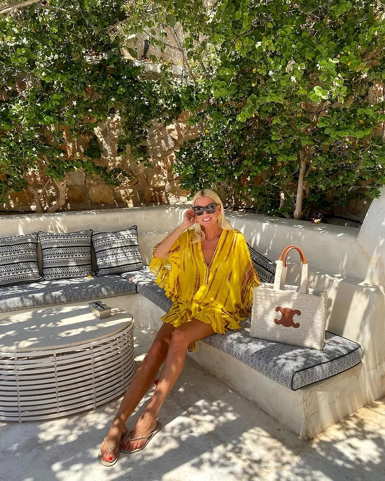 Adalyn | Chic V-Neck High Waist Mini Dress