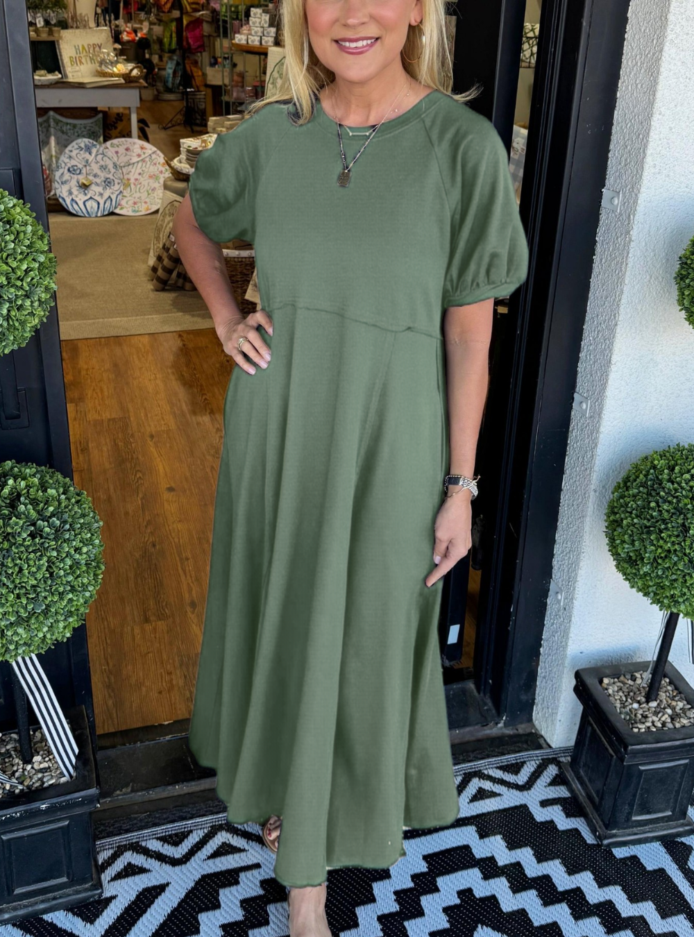 Vornclaire | Women's Maxi Dress Short Sleeve - Image 2
